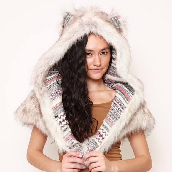Spirithoods CE Timber Wolf Faux Fur Shawl - Picture 1 of 4